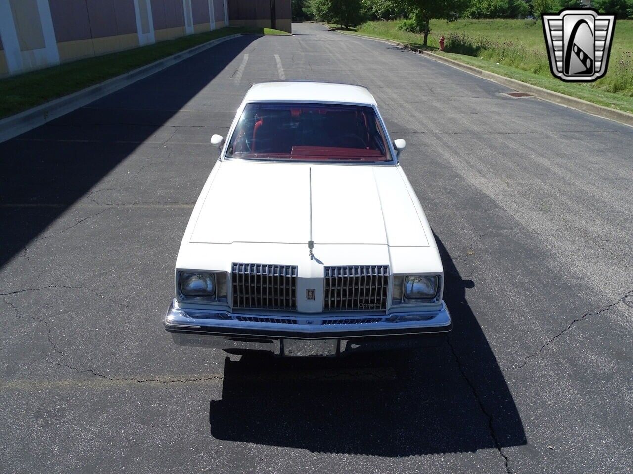 Oldsmobile-Cutlass-Coupe-1978-White-Red-126596-9