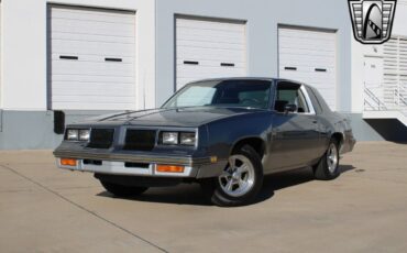 Oldsmobile-Cutlass-Coupe-1986-Silver-Gray-143005-2