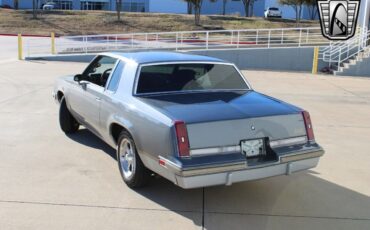 Oldsmobile-Cutlass-Coupe-1986-Silver-Gray-143005-3