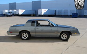 Oldsmobile-Cutlass-Coupe-1986-Silver-Gray-143005-4