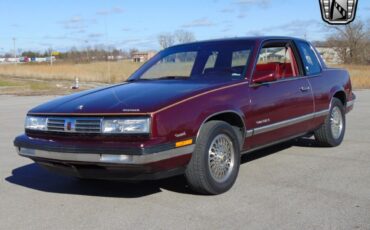 Oldsmobile-Cutlass-Coupe-1988-Burgundy-Burgundy-101175-3