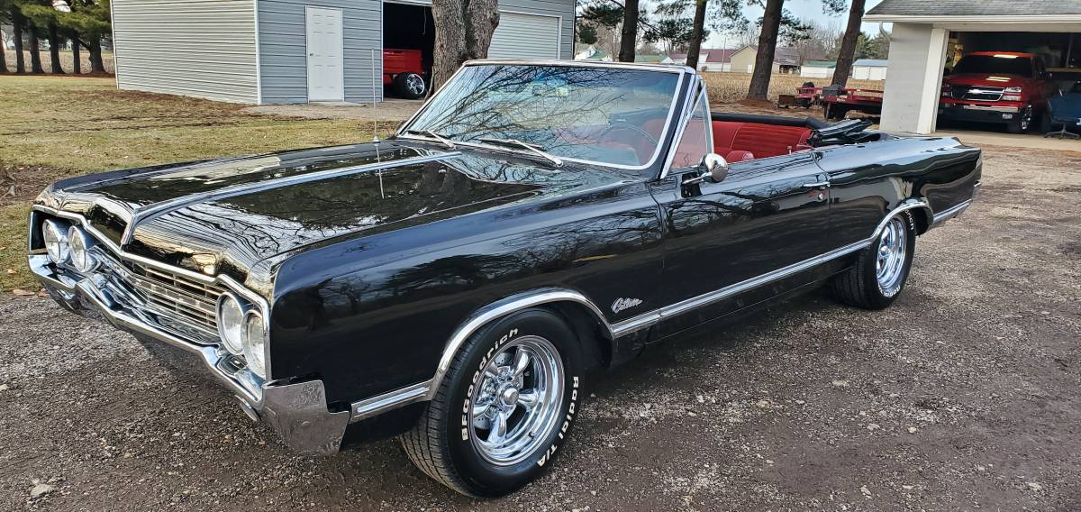 Oldsmobile-Cutlass-convertible-1965-black-160932-1