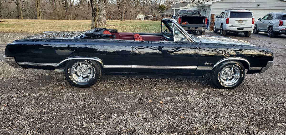 Oldsmobile-Cutlass-convertible-1965-black-160932-13