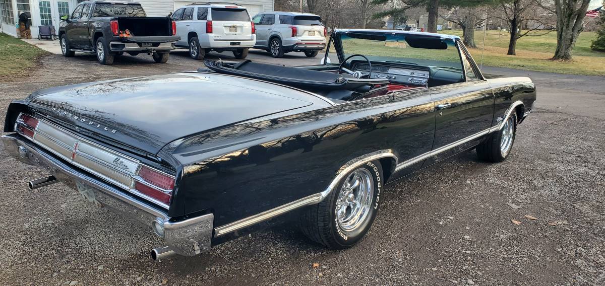 Oldsmobile-Cutlass-convertible-1965-black-160932-14