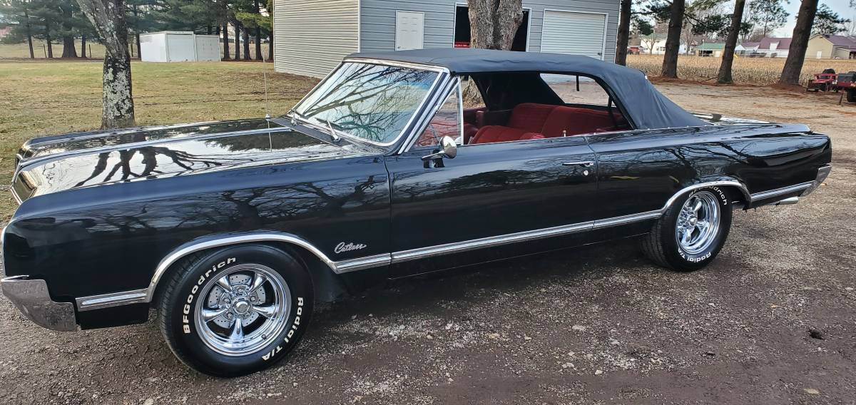 Oldsmobile-Cutlass-convertible-1965-black-160932-16