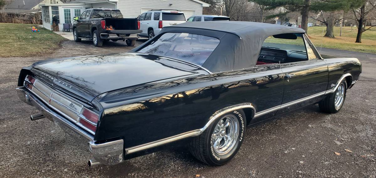 Oldsmobile-Cutlass-convertible-1965-black-160932-17