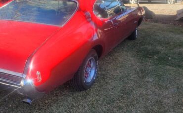 Oldsmobile-Cutlass-coupe-1968-red-110240-2