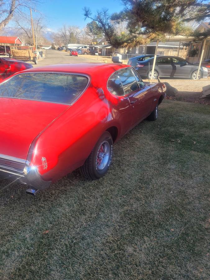 Oldsmobile-Cutlass-coupe-1968-red-110240-2