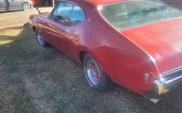 Oldsmobile-Cutlass-coupe-1968-red-110240-4