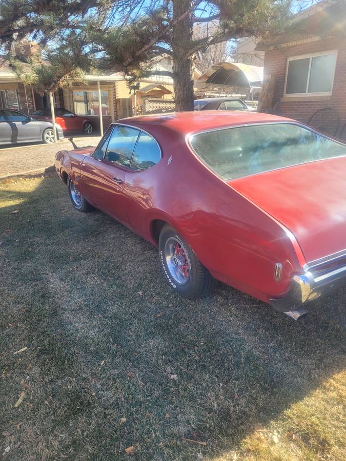 Oldsmobile-Cutlass-coupe-1968-red-110240-4