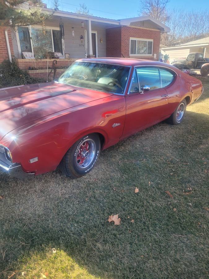 Oldsmobile-Cutlass-coupe-1968-red-110240-5