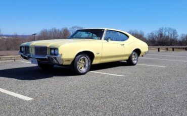 Oldsmobile-Cutlass-s-1972-yellow-152887-1