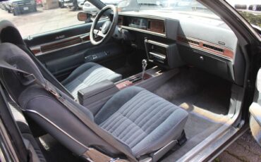 Oldsmobile-Cutlass-salon-1986-black-105734-16