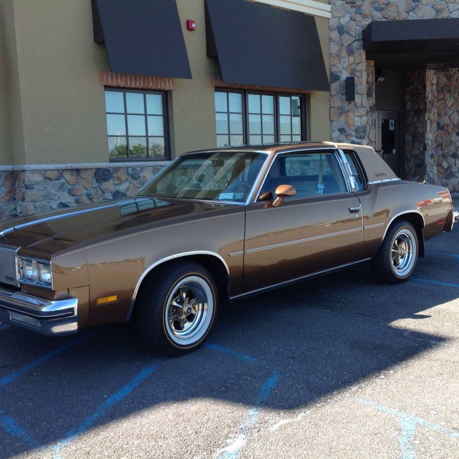 Oldsmobile-Cutlass-supreme-1980-108667-3