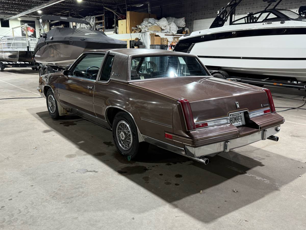 Oldsmobile-Cutlass-supreme-1983-brown-183524-4