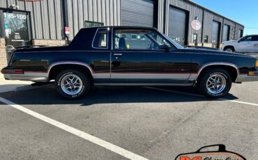 Oldsmobile-Cutlass-supreme-classic-1988-black-102632-11