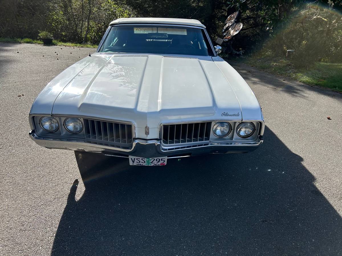 Oldsmobile-Cutlass-supreme-convertible-1969-white-1609-2