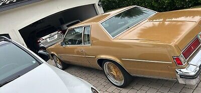 Oldsmobile-Delta-88-1977-Brown-27520-4