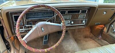 Oldsmobile-Delta-88-1977-Brown-27520-6