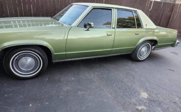 Oldsmobile-Delta-88-1979-green-139953