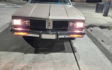 Oldsmobile-Delta-88-1984-70811-2