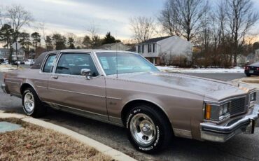 Oldsmobile-Delta-88-1984-70811-8