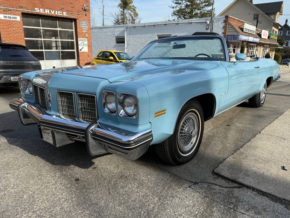 Oldsmobile-Delta-88-royale-1975-blue-83686-11