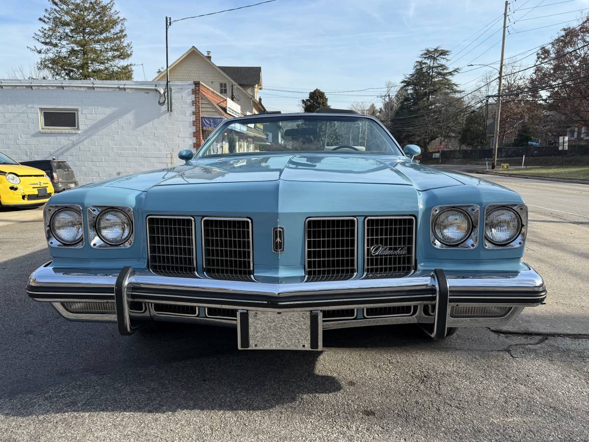 Oldsmobile-Delta-88-royale-1975-blue-83686-12