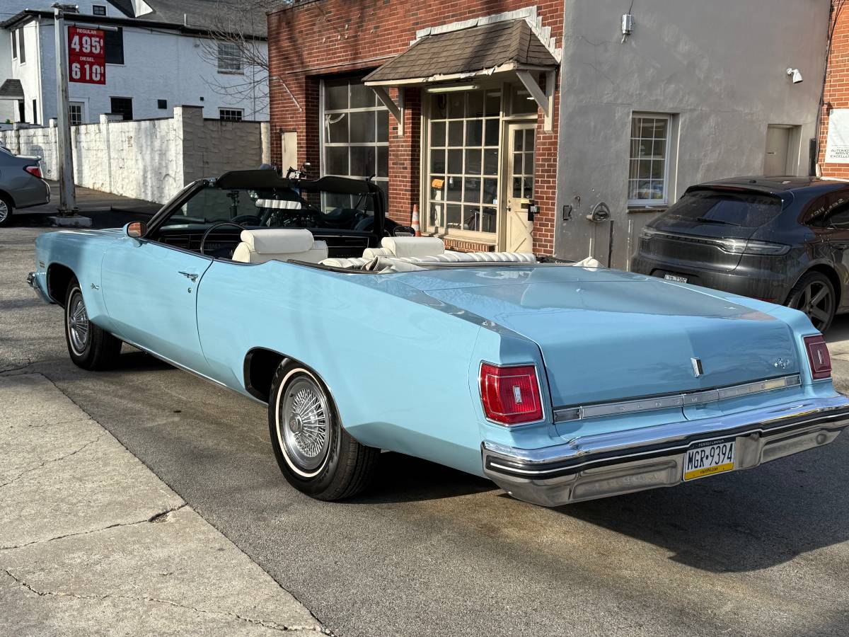 Oldsmobile-Delta-88-royale-1975-blue-83686-16