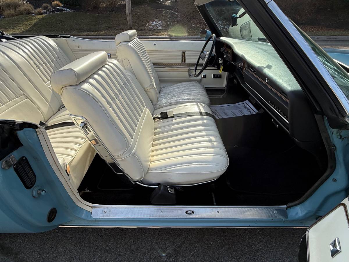 Oldsmobile-Delta-88-royale-1975-blue-83686-22