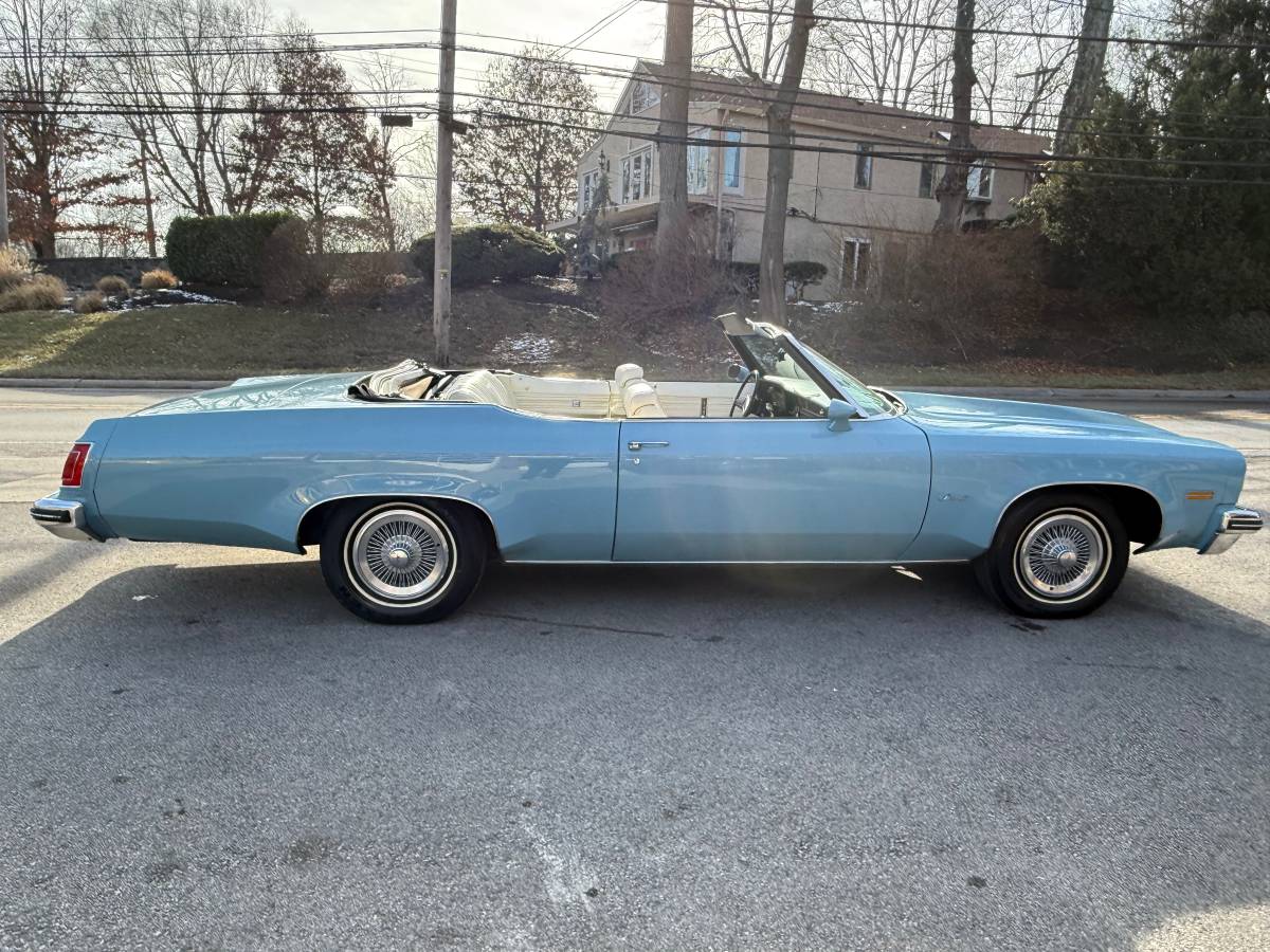 Oldsmobile-Delta-88-royale-1975-blue-83686-4