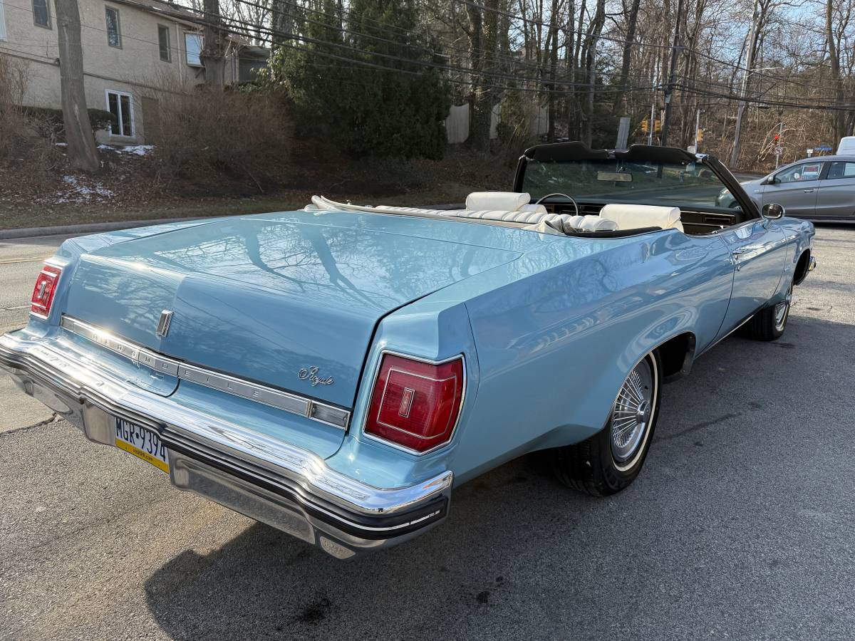 Oldsmobile-Delta-88-royale-1975-blue-83686-6