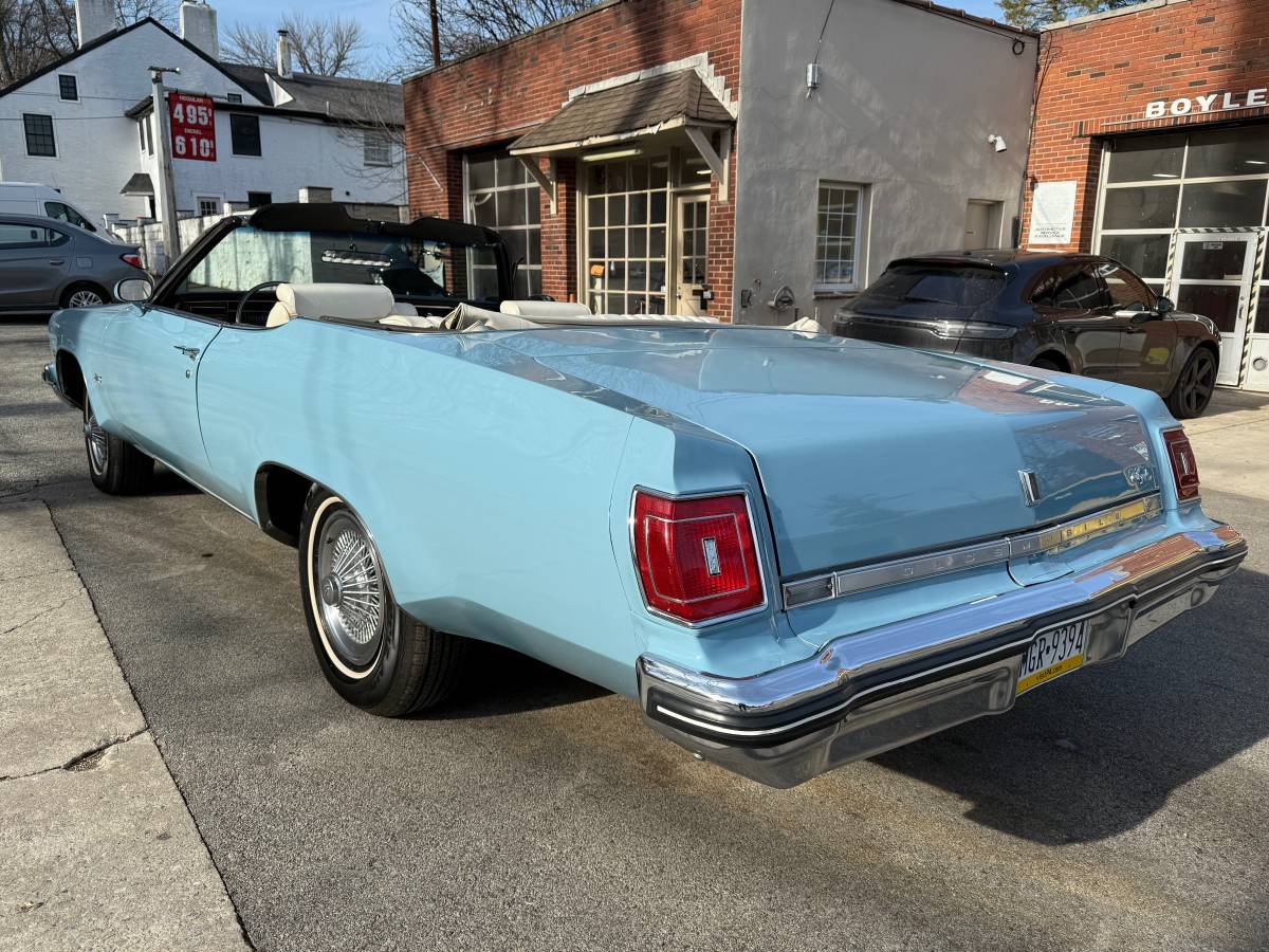 Oldsmobile-Delta-88-royale-1975-blue-83686-8