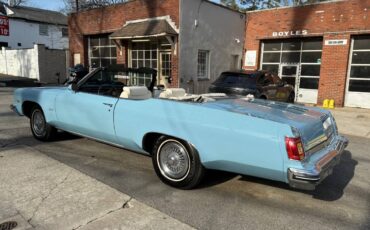 Oldsmobile-Delta-88-royale-1975-blue-83686-9