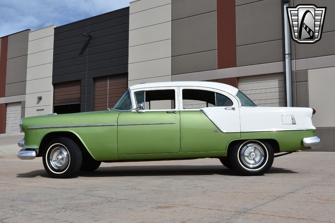 Oldsmobile-Eighty-Eight-1954-Green-Green-83547-3