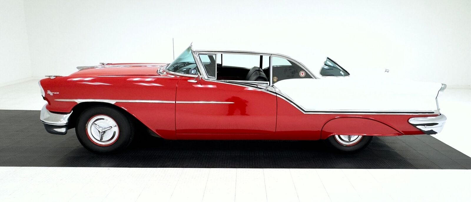 Oldsmobile-Eighty-Eight-1957-Red-Black-158694-1