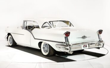 Oldsmobile-Eighty-Eight-1957-White-White-0-5