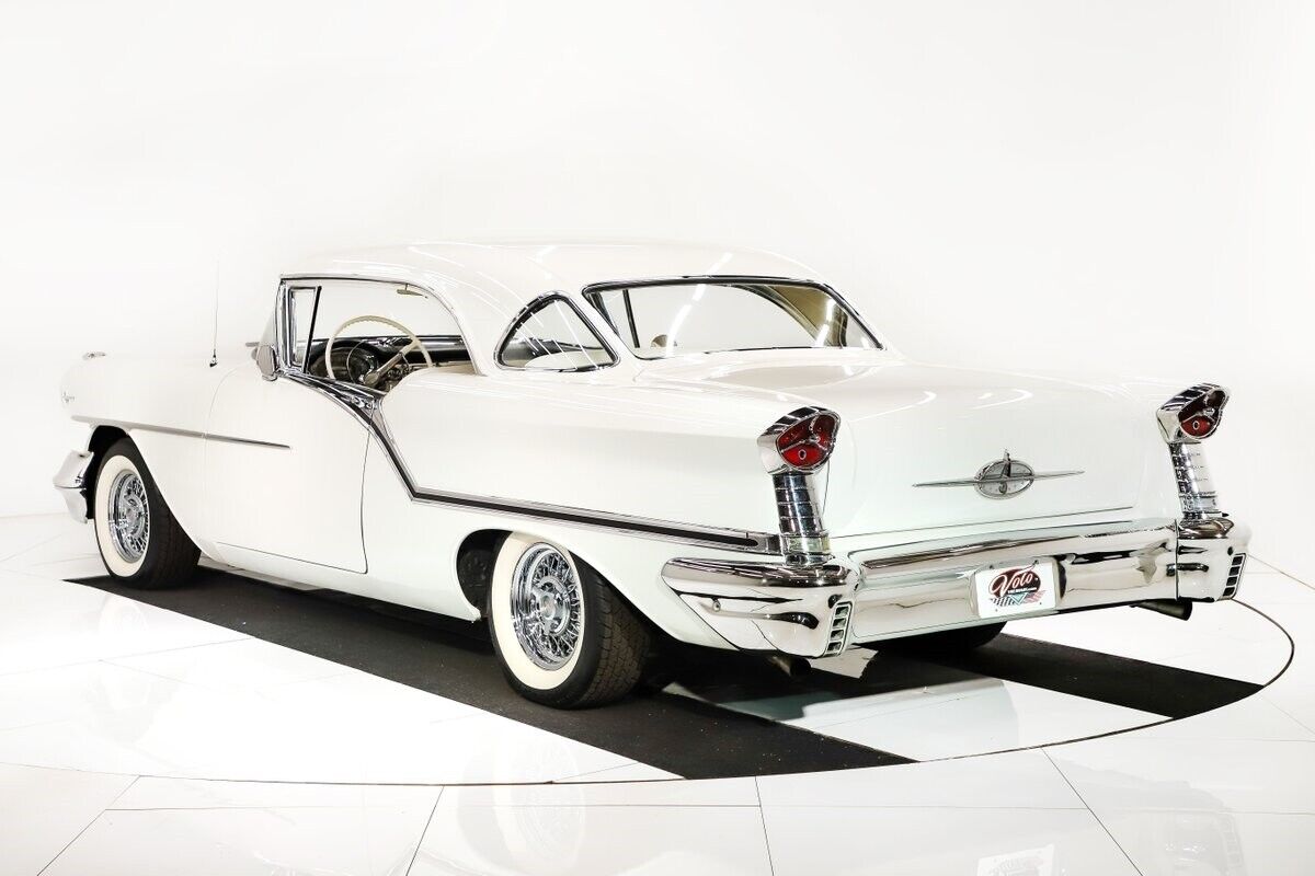 Oldsmobile-Eighty-Eight-1957-White-White-0-5