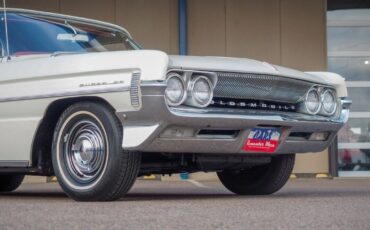 Oldsmobile-Eighty-Eight-1961-White-Red-155953-4