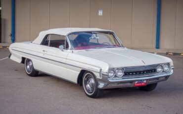 Oldsmobile-Eighty-Eight-1961-White-Red-155953-6