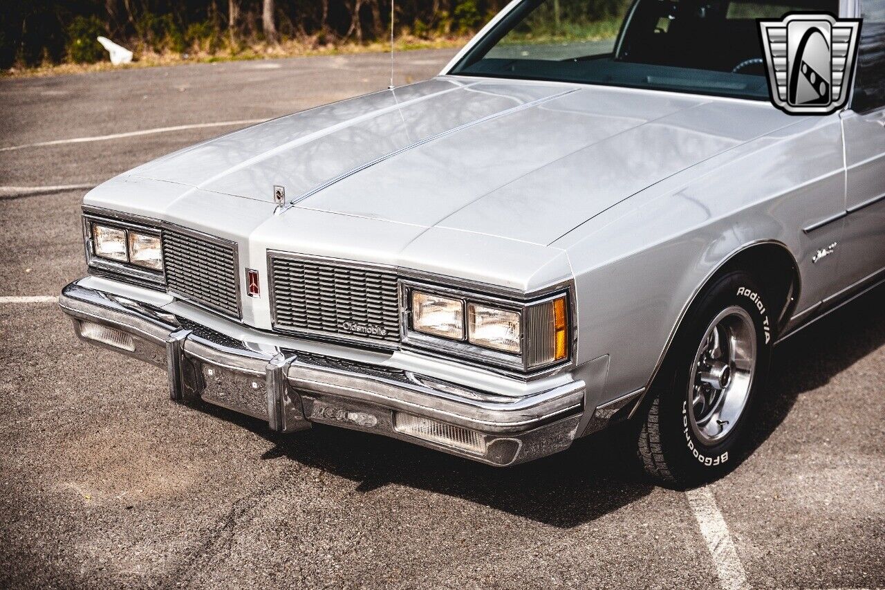 Oldsmobile-Eighty-Eight-1984-Gray-Blue-77060-10