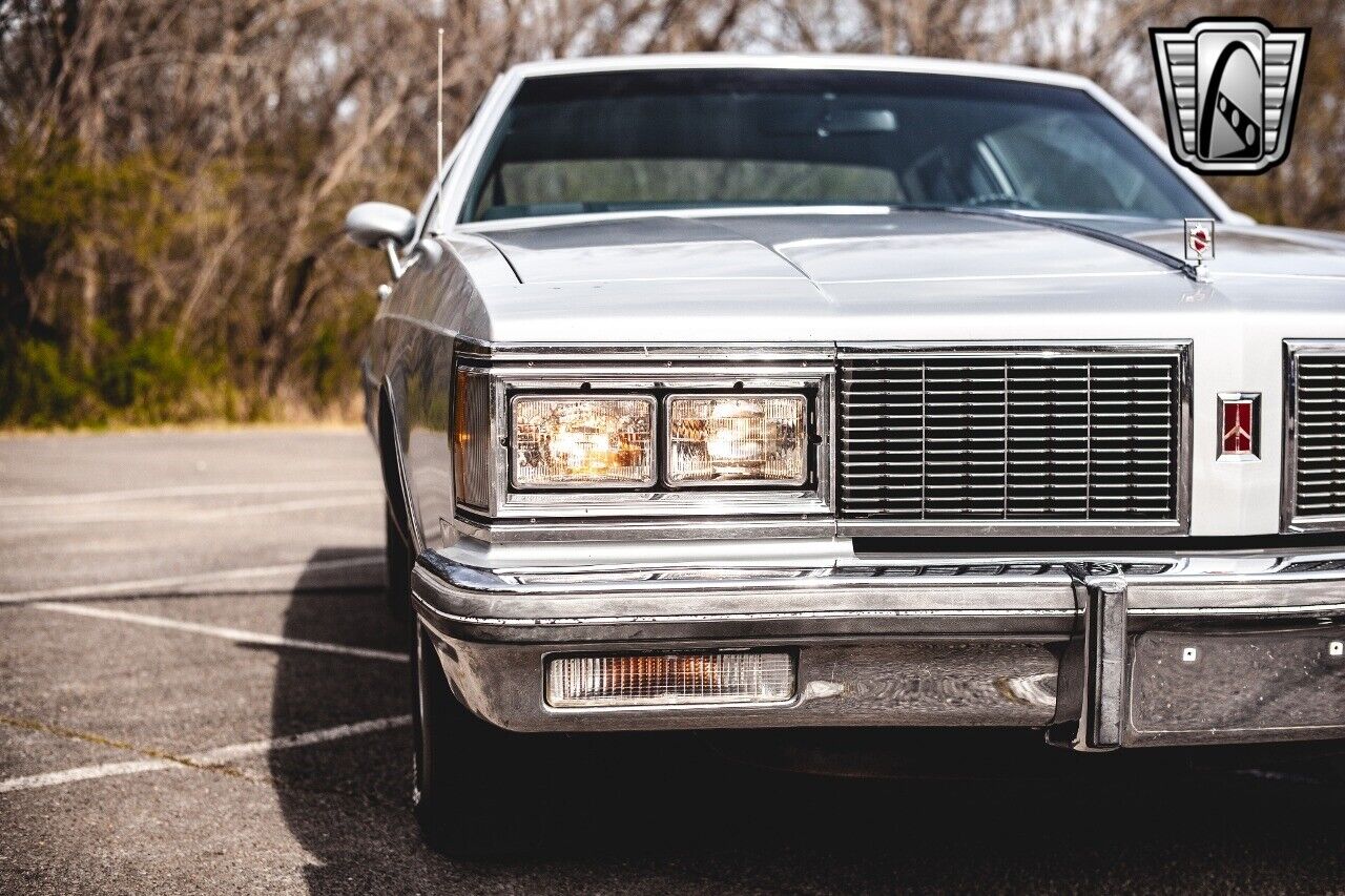 Oldsmobile-Eighty-Eight-1984-Gray-Blue-77060-11