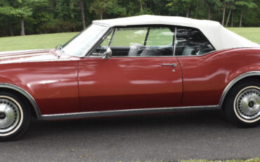 Oldsmobile-Eighty-Eight-Cabriolet-1967-Red-185075-1