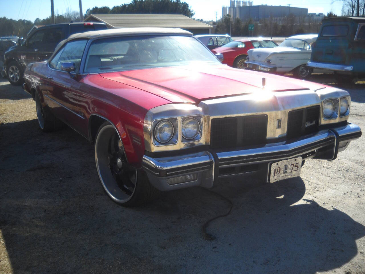 Oldsmobile-Eighty-Eight-Cabriolet-1975-Red-Red-29480-1