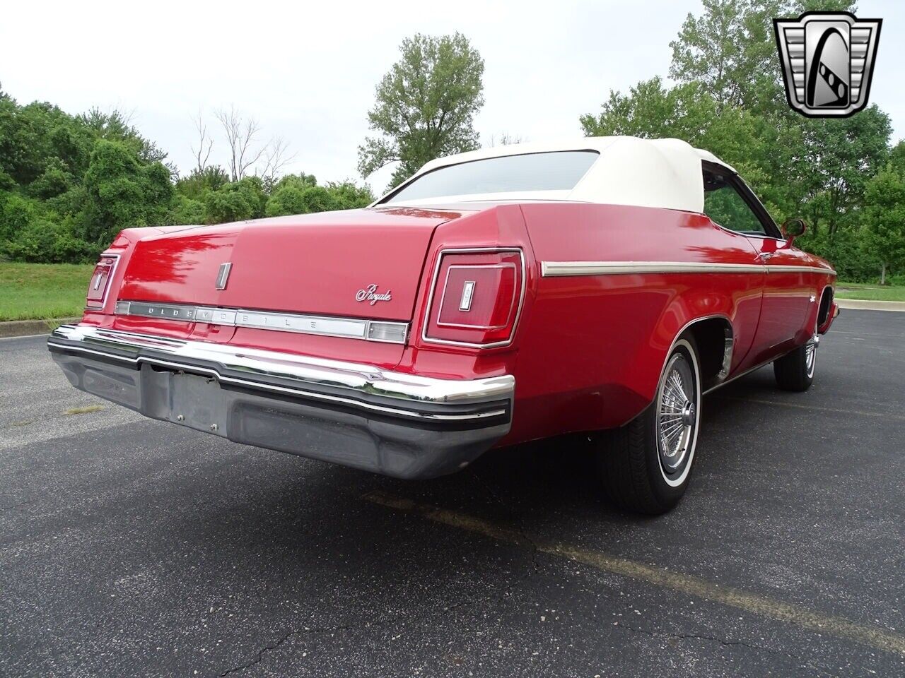 Oldsmobile-Eighty-Eight-Cabriolet-1975-Red-White-21078-6