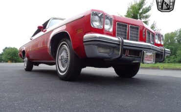 Oldsmobile-Eighty-Eight-Cabriolet-1975-Red-White-21078-8