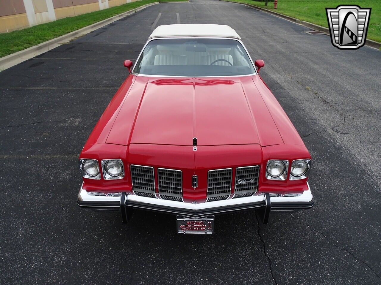 Oldsmobile-Eighty-Eight-Cabriolet-1975-Red-White-21078-9