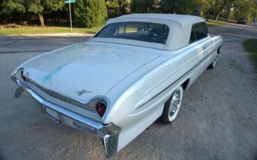 Oldsmobile-Eighty-Eight-Coupe-1961-White-Turquoise-165323-5