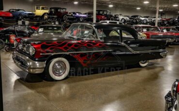 Oldsmobile-Golden-Rocket-88-Coupe-1957-Black-Red-6463-8