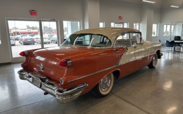 Oldsmobile-Holliday-88-1956-2-4